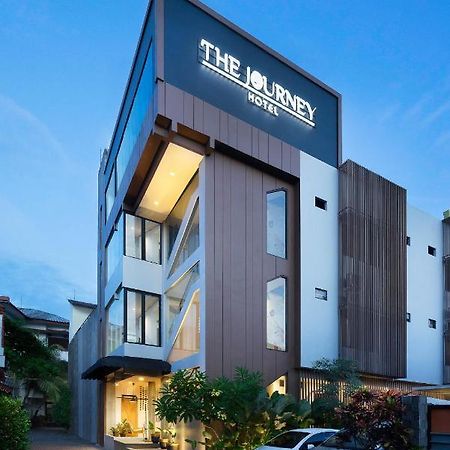 The Journey Hotel ยอกยาการ์ตา ภายนอก รูปภาพ