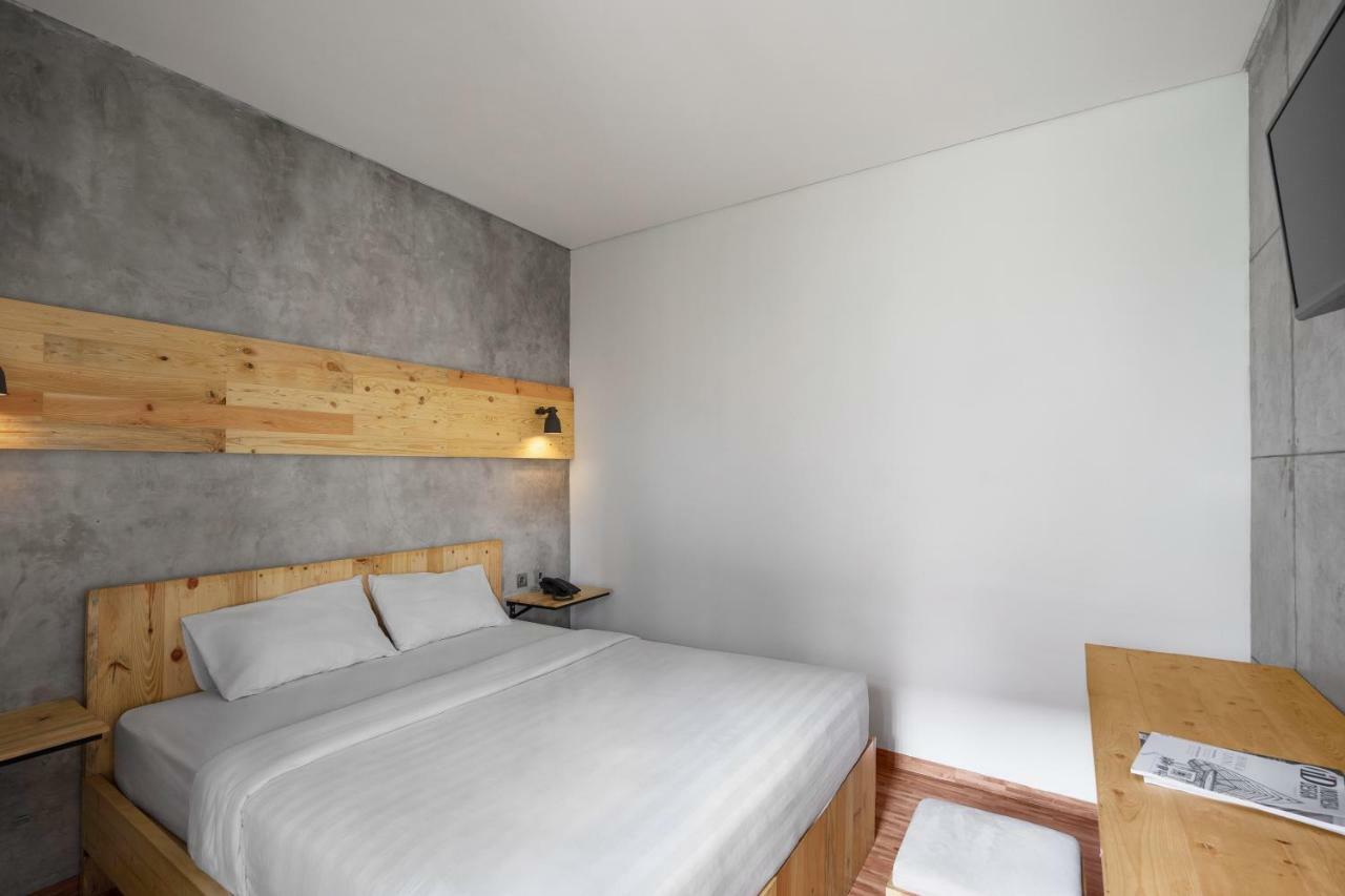 The Journey Hotel ยอกยาการ์ตา ภายนอก รูปภาพ