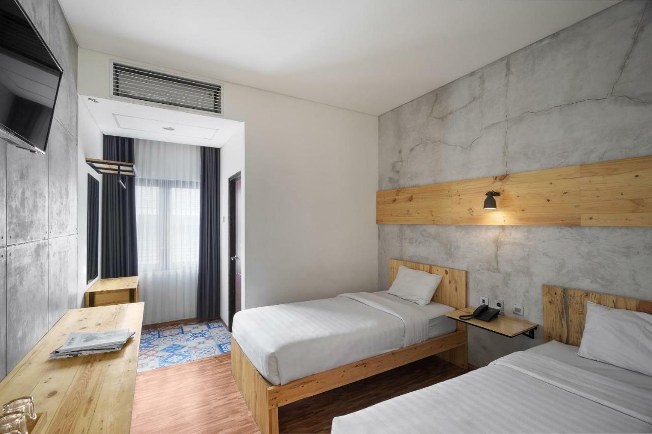 The Journey Hotel ยอกยาการ์ตา ภายนอก รูปภาพ